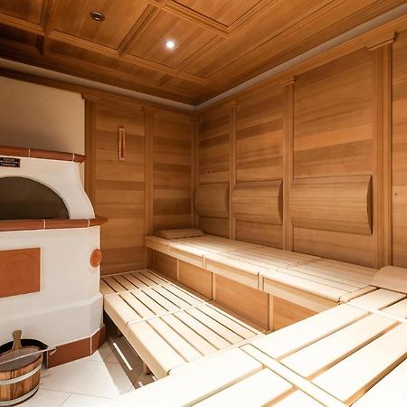 Bed & Breakfast Hotel Guggis Zuers Екстер'єр фото