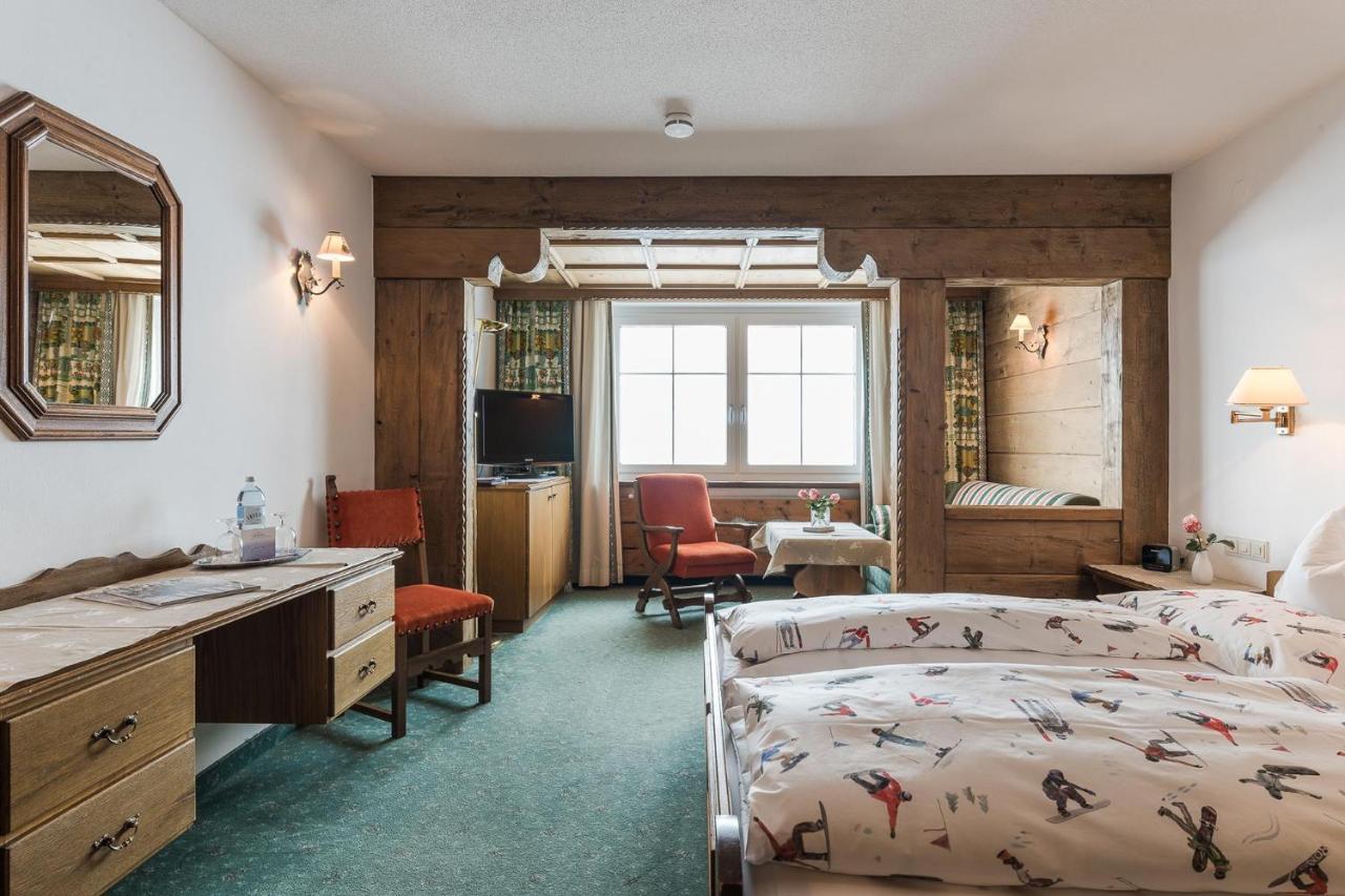 Bed & Breakfast Hotel Guggis Zuers Екстер'єр фото