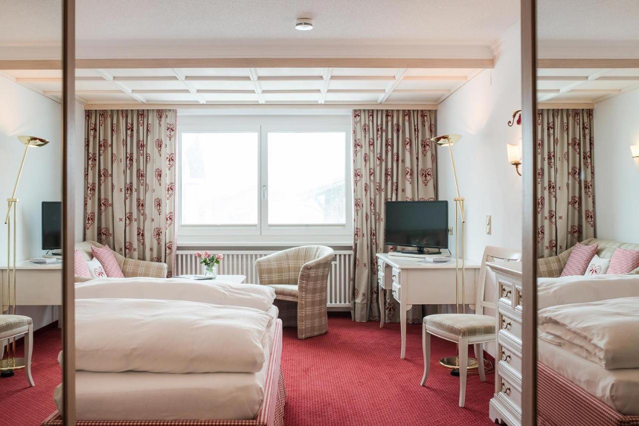 Bed & Breakfast Hotel Guggis Zuers Екстер'єр фото
