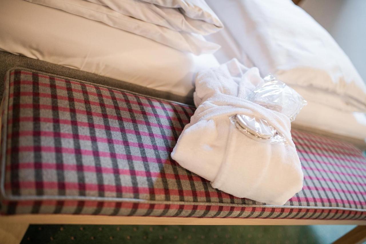 Bed & Breakfast Hotel Guggis Zuers Екстер'єр фото