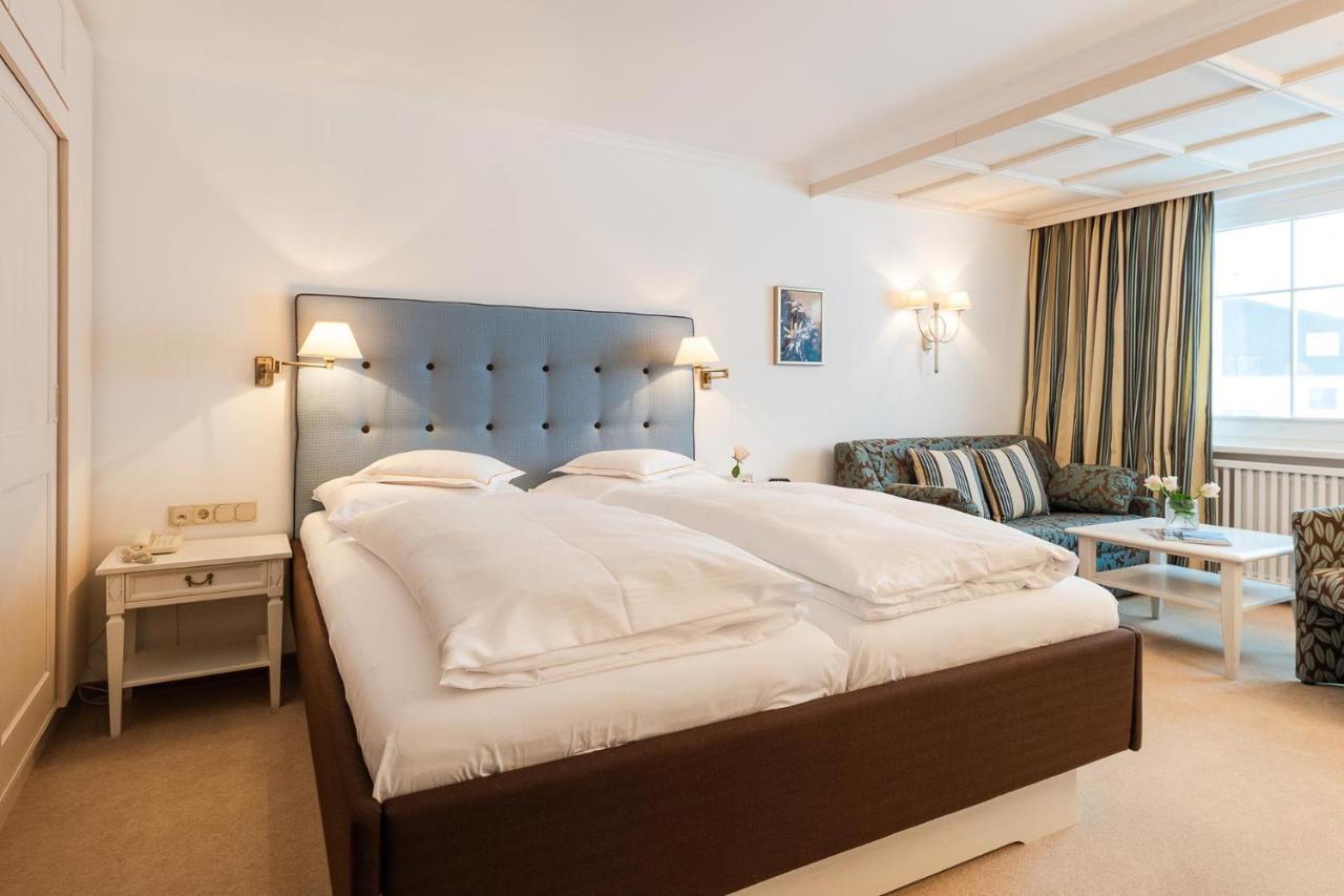 Bed & Breakfast Hotel Guggis Zuers Екстер'єр фото