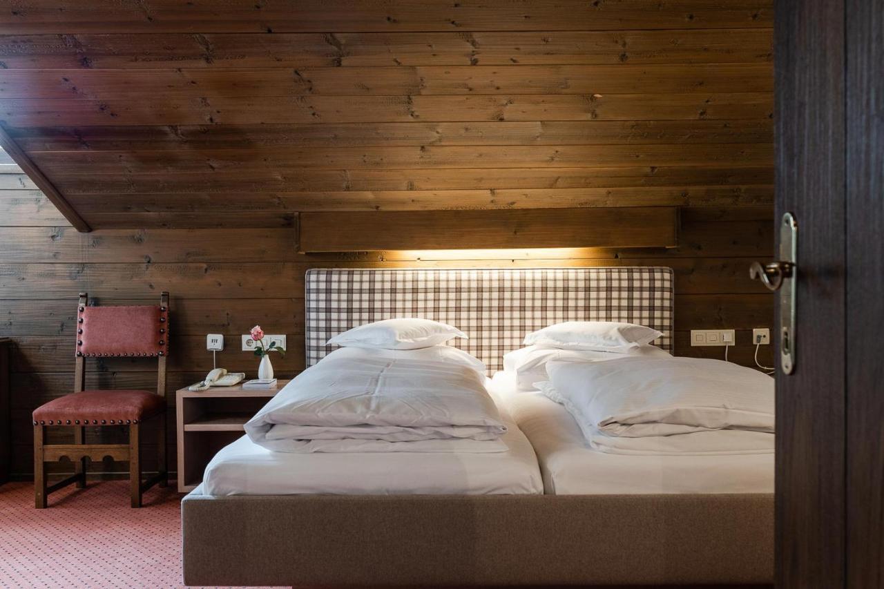Bed & Breakfast Hotel Guggis Zuers Екстер'єр фото