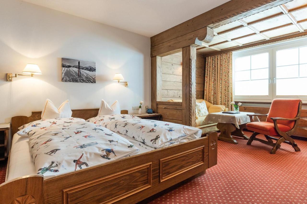 Bed & Breakfast Hotel Guggis Zuers Екстер'єр фото