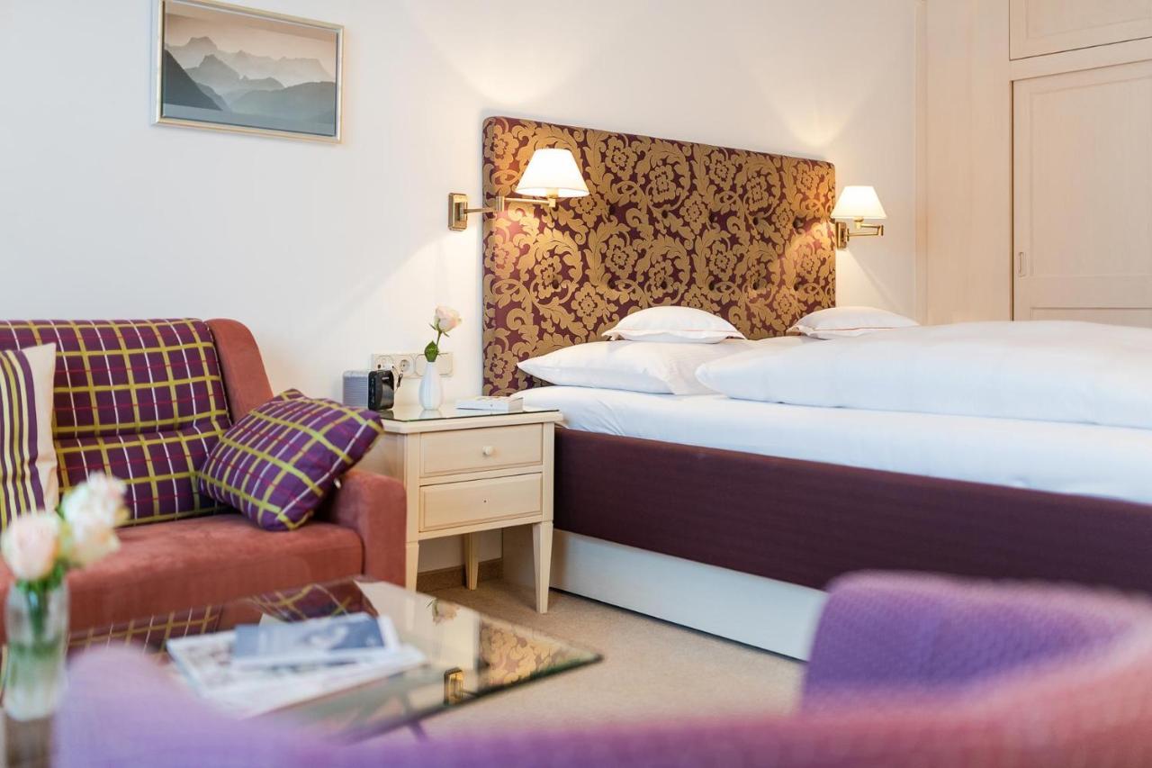 Bed & Breakfast Hotel Guggis Zuers Екстер'єр фото