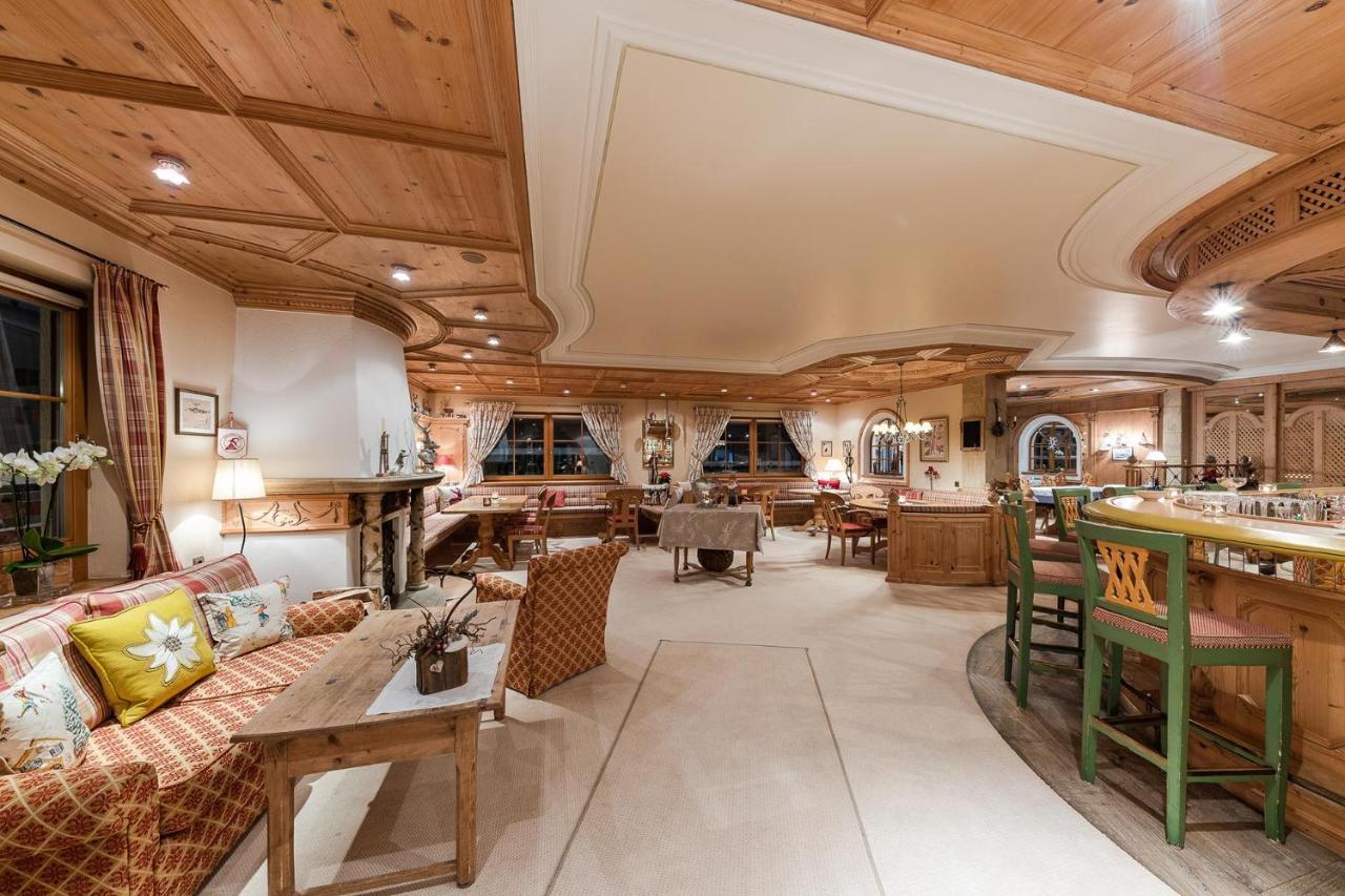 Bed & Breakfast Hotel Guggis Zuers Екстер'єр фото