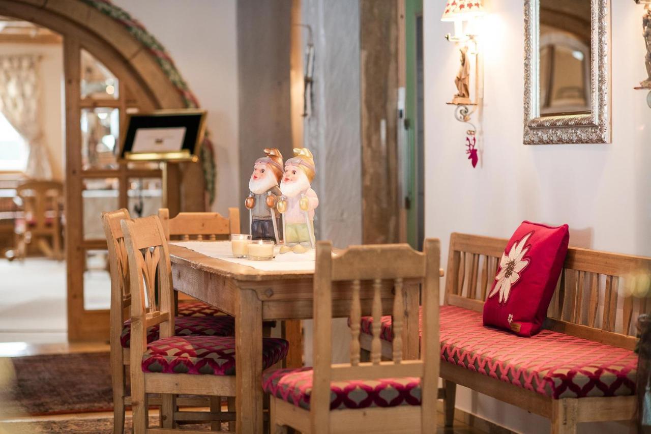 Bed & Breakfast Hotel Guggis Zuers Екстер'єр фото