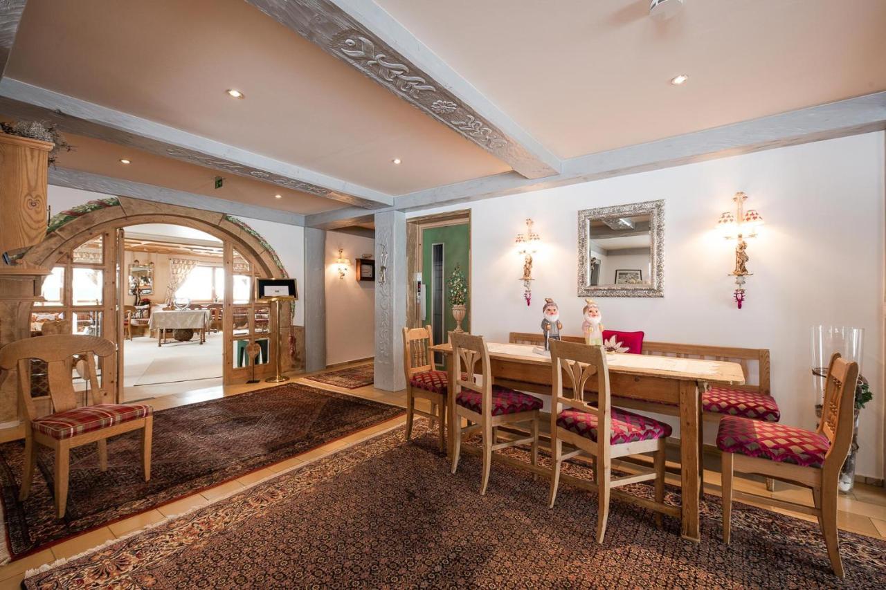 Bed & Breakfast Hotel Guggis Zuers Екстер'єр фото
