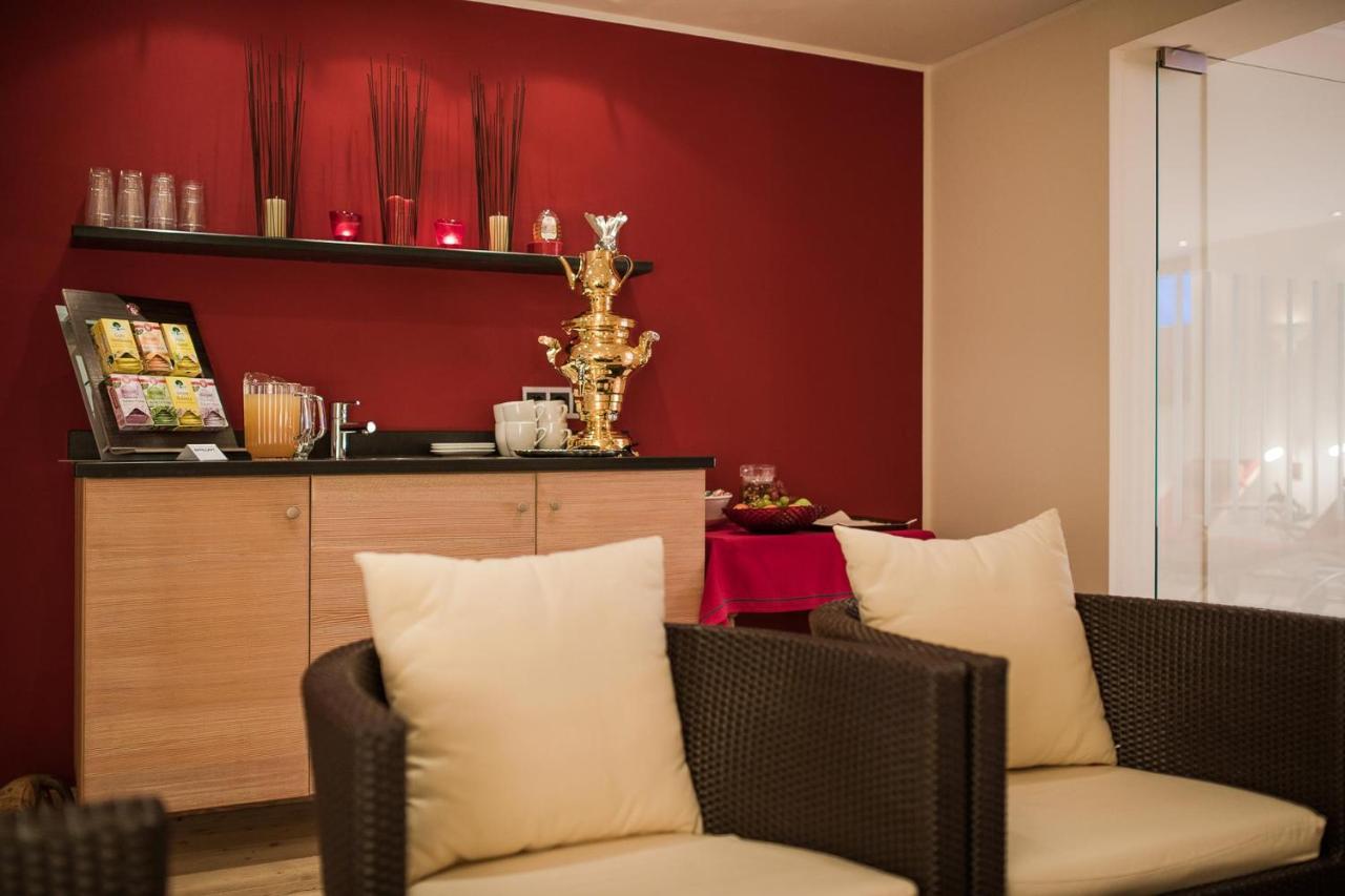 Bed & Breakfast Hotel Guggis Zuers Екстер'єр фото