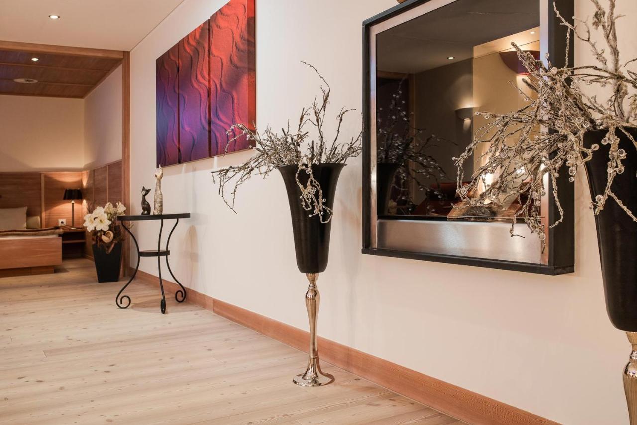 Bed & Breakfast Hotel Guggis Zuers Екстер'єр фото