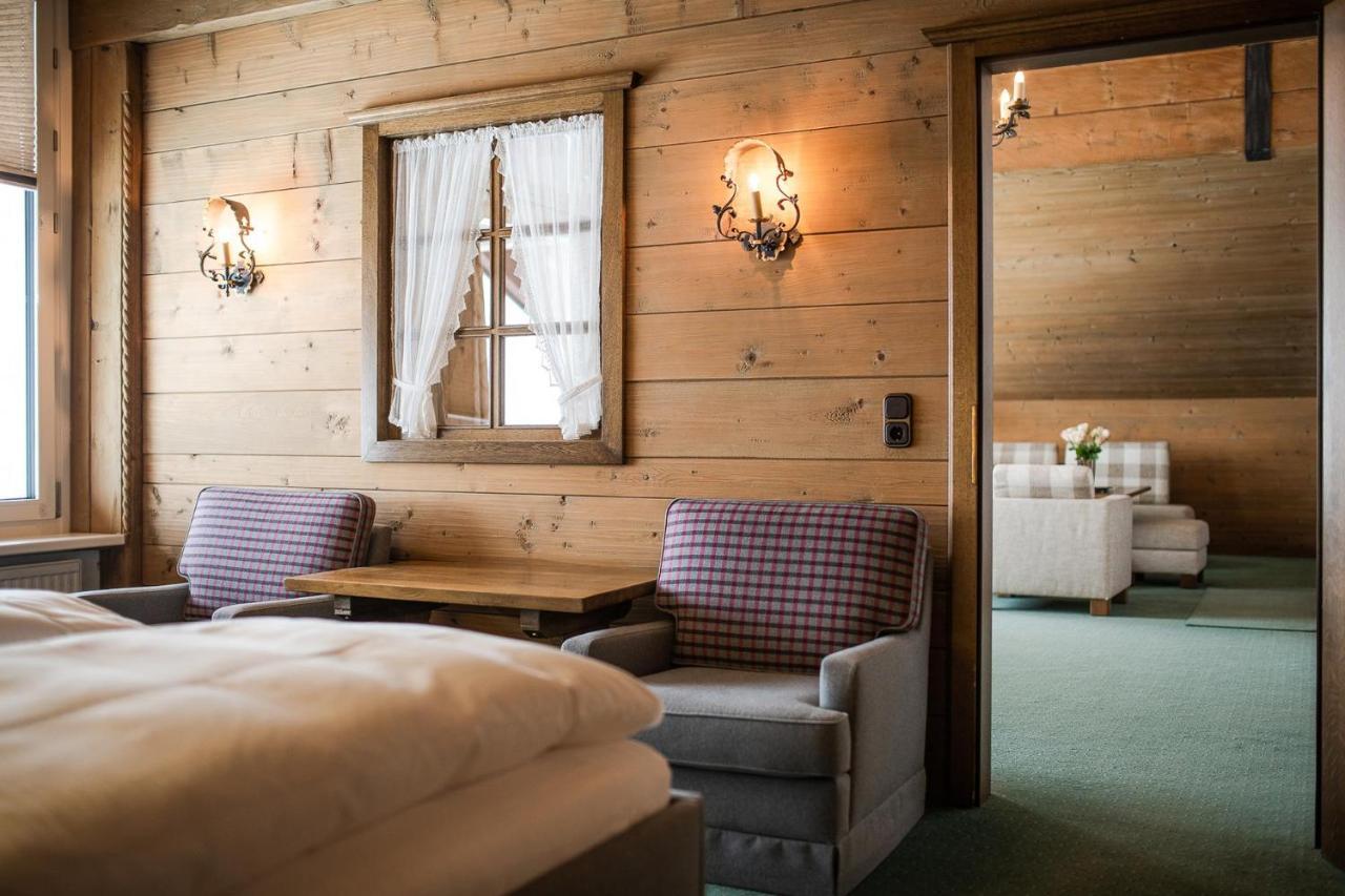 Bed & Breakfast Hotel Guggis Zuers Екстер'єр фото