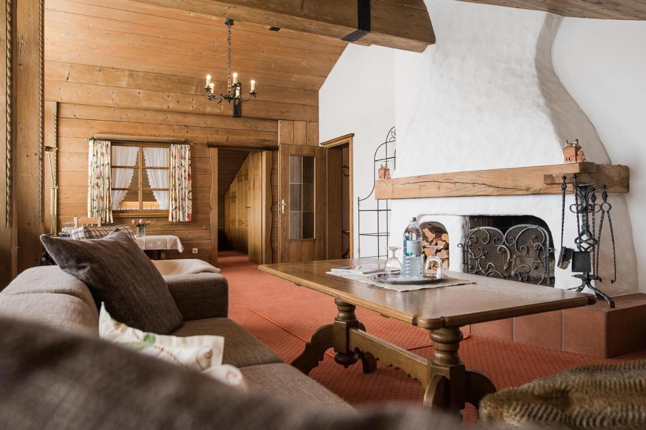 Bed & Breakfast Hotel Guggis Zuers Екстер'єр фото